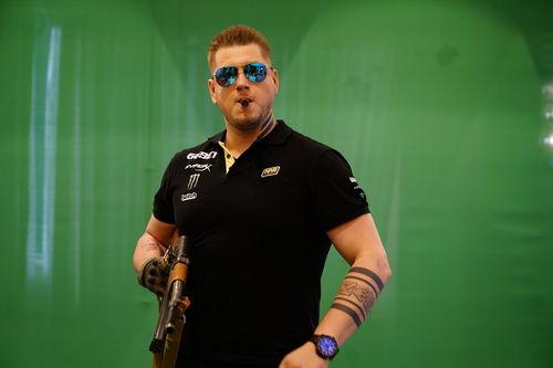 明星网红打csgo,明星网红齐聚CSGO战场，精彩对决引粉丝狂欢
