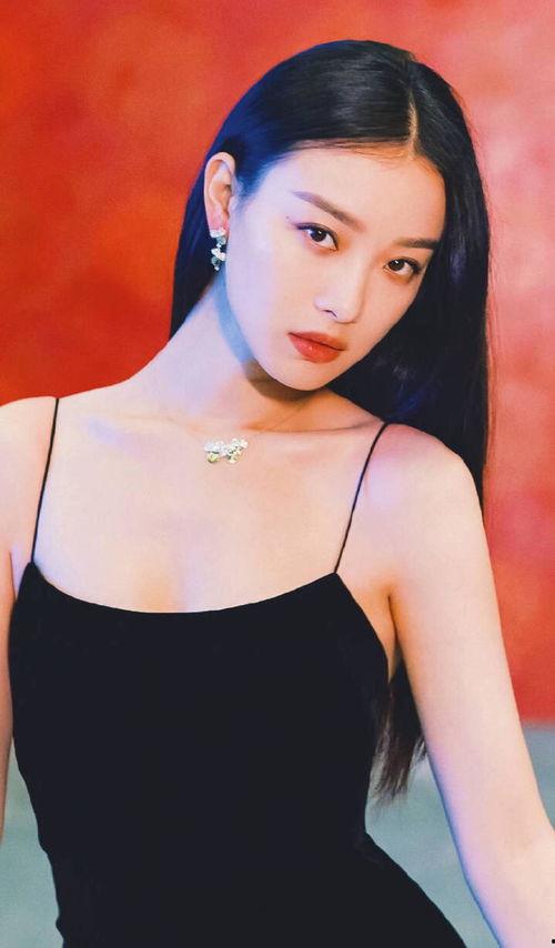 女明星网红背心,女明星网红背心秀性感风采