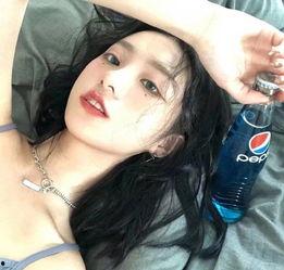抖音网红王阿姨爆料吃瓜纹身,网红吃瓜纹身，揭秘背后惊人真相！