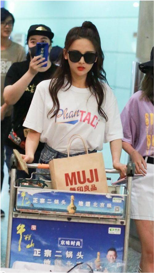 店员竟是明星网红,惊喜现身引发粉丝狂欢