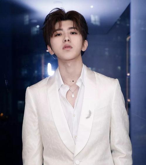 蔡徐坤八卦爆料吃瓜视频,揭秘吃瓜视频背后的真相