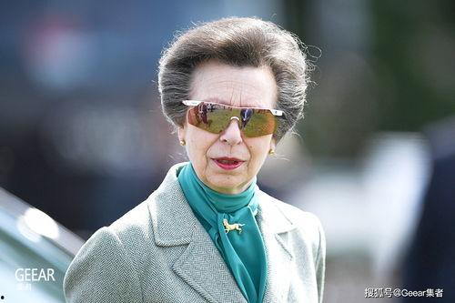 真千金爆料全家人一起吃瓜,全家人齐享“吃瓜盛宴”