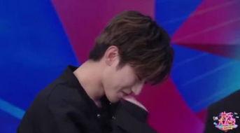 网红吃瓜爆料何炅微博