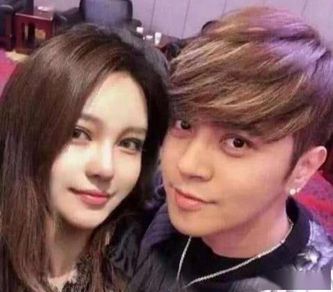 明星吃瓜爆料内容一定要劲爆,明星大瓜连连爆，劲爆内容令人咋舌